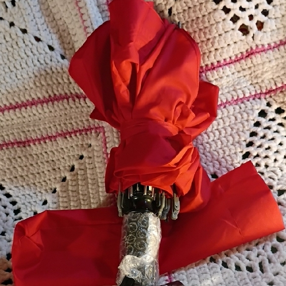 Red Compact Umbrella - Picture 4 of 8